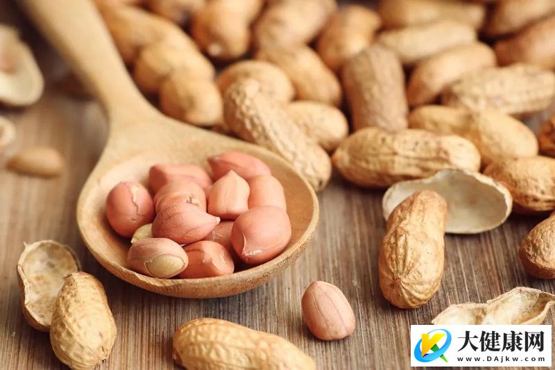 早吃花生可防过敏